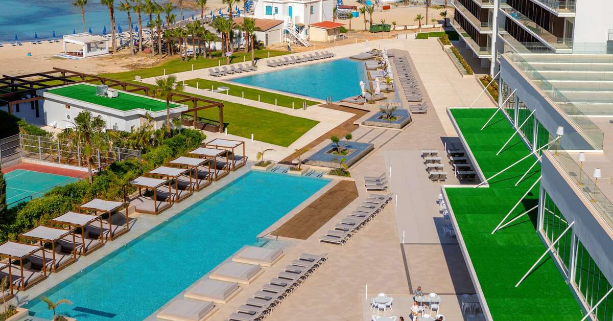 Een foto van het zwembad bij Chrysomare Beach Hotel & Resort