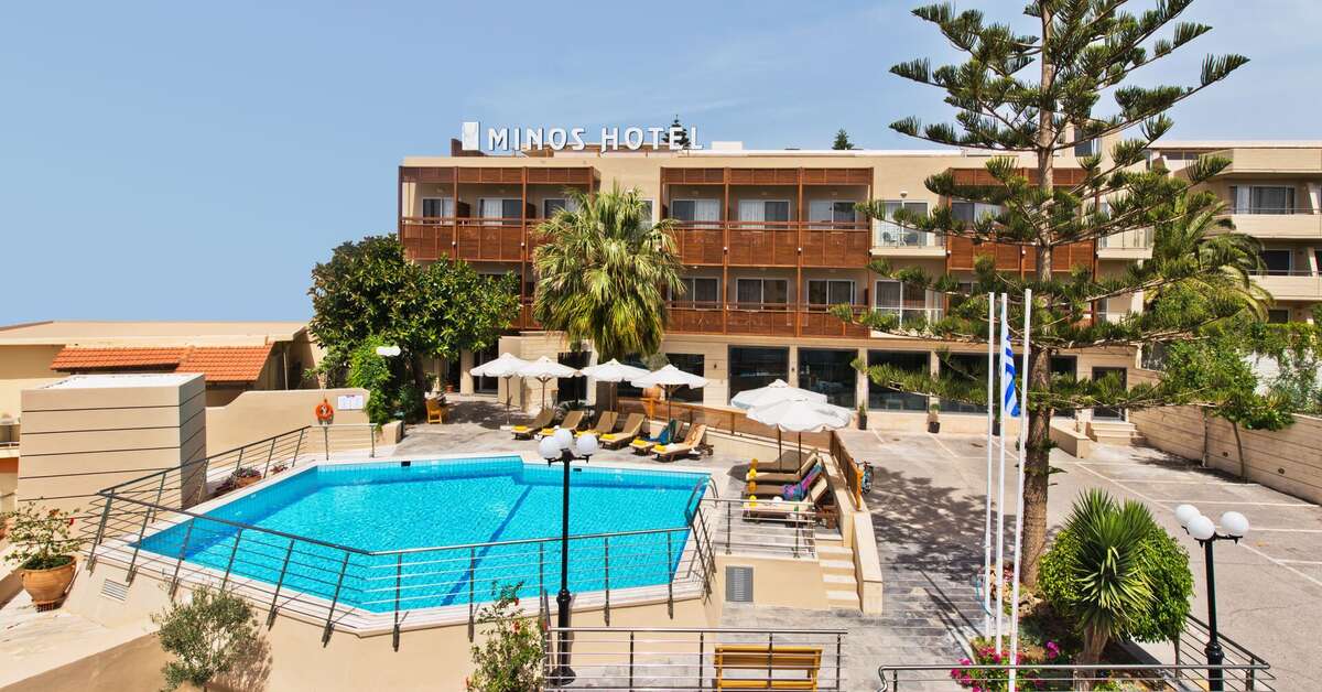 Ein Foto vom Pool im Minos Hotel