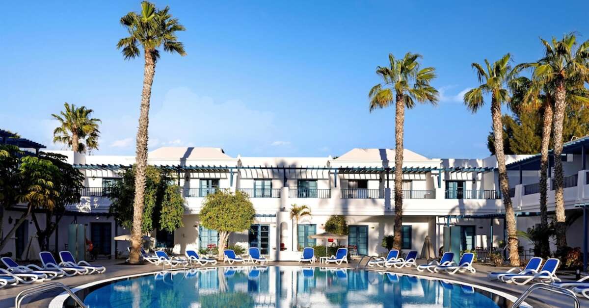 Een foto van het zwembad bij THB Tropical Island