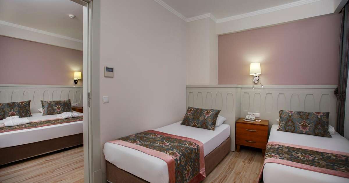 Ein Foto Hotel Side Crown Serenity