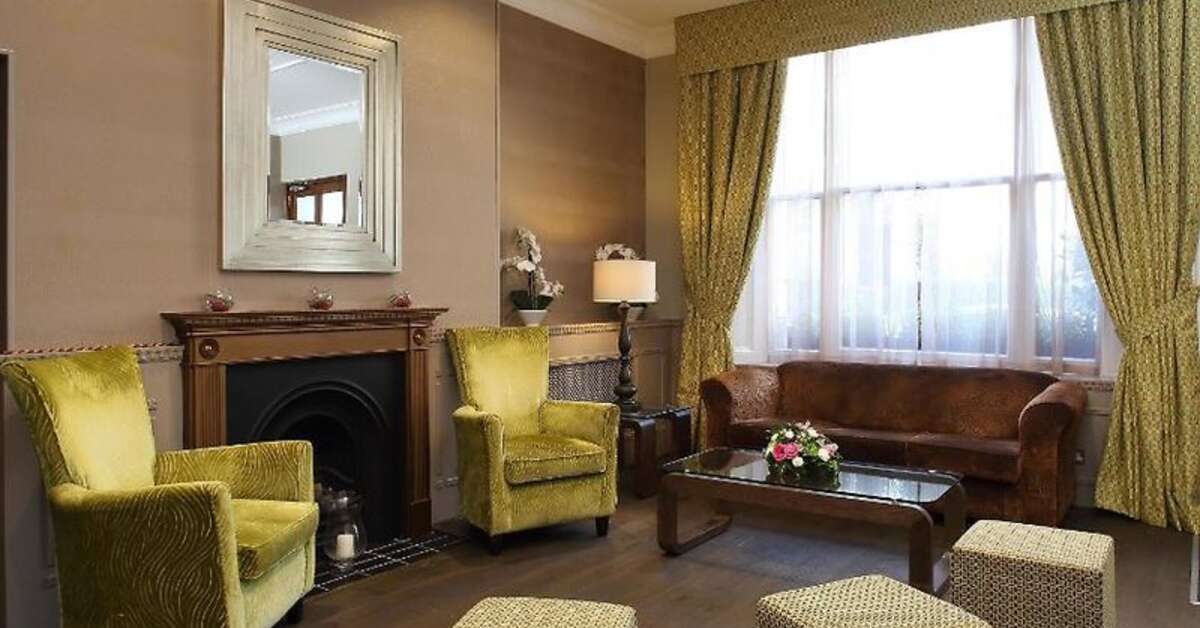 Een foto van het interieur van The Phoenix Hotel