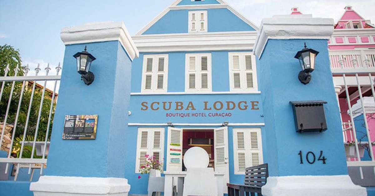 Een foto van de buitenkant van Scuba Lodge Boutique Hotel & Ocean Suites