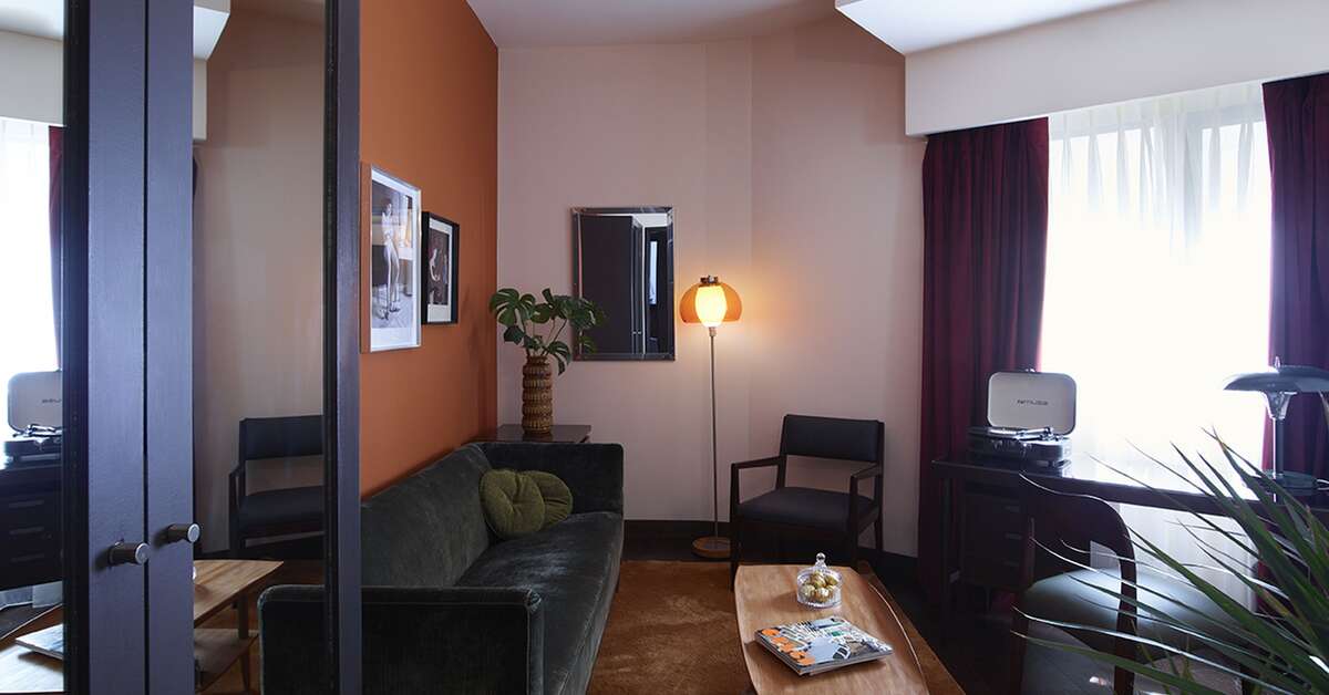 Een foto van Brown Acropol