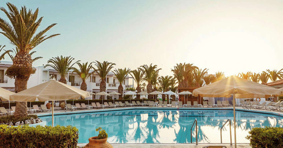 Een foto van het zwembad bij Sol by Melia Marina Beach Crete