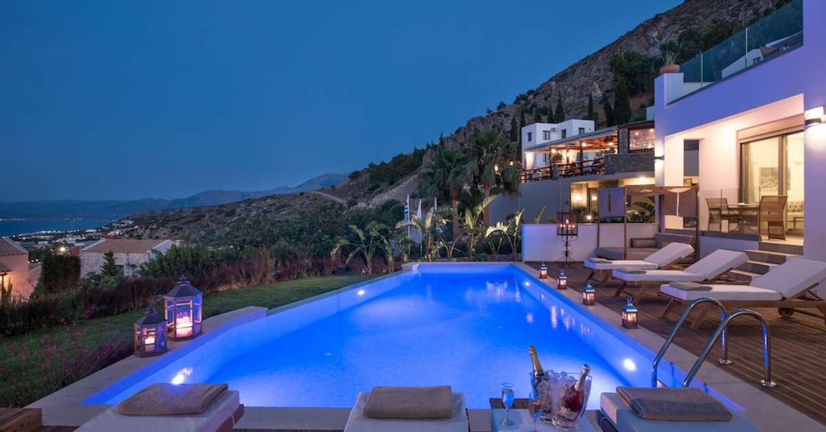 Een foto van het zwembad bij Creta Blue Boutique Hotel & Suites