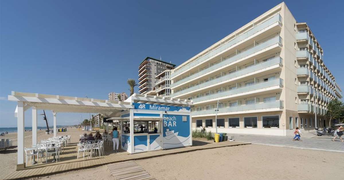Een foto van de buitenkant van 4R Miramar Calafell