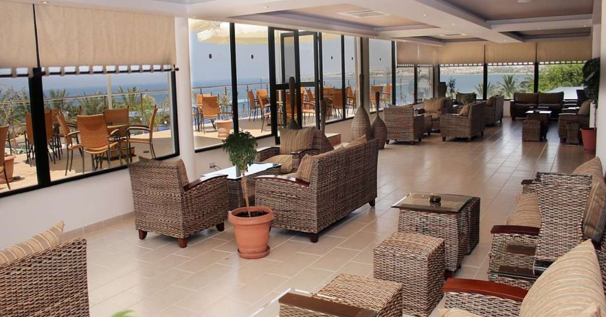 Een foto van het interieur van Hotel Queens Bay