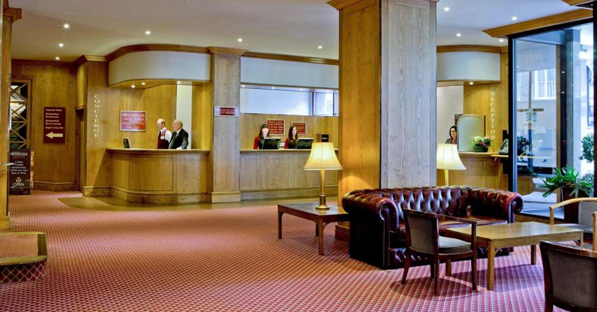 Een foto van het interieur van Hotel President