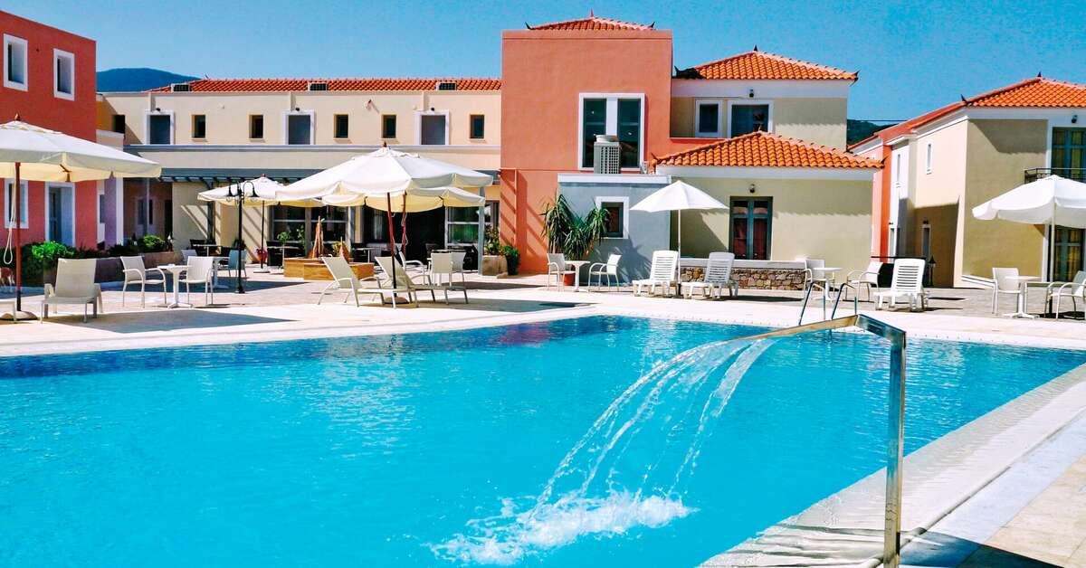 Een foto van het zwembad bij Hotel Theofilos Superior