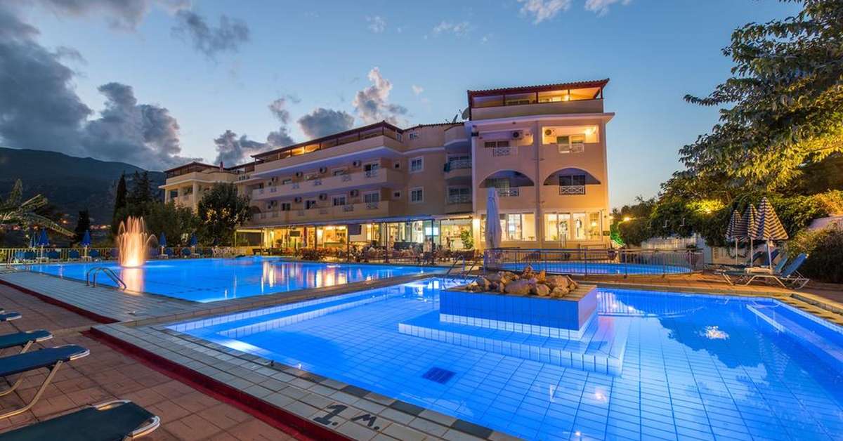 Ein Foto Koukounaria Hotel & Suites