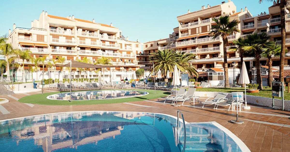Een foto van het zwembad bij Hotel Coral Compostela Beach
