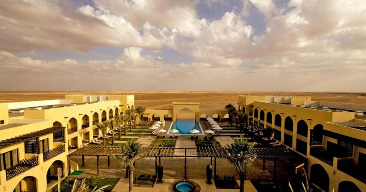 Een foto van de buitenkant van Aldhafra Resort
