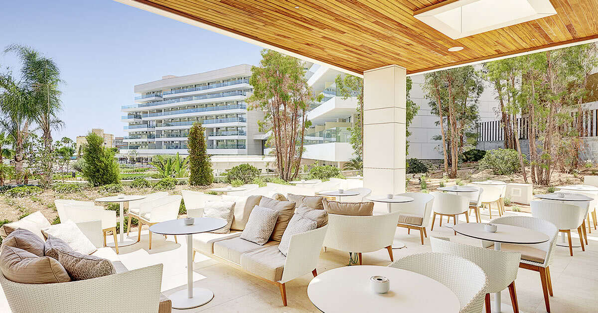 Een foto van het terras bij Hipotels Playa De Palma Palace Hotel & Spa