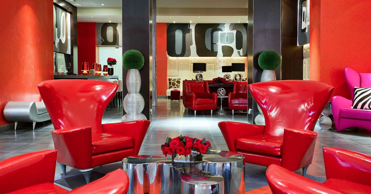 Een foto van het interieur van Ameritania Hotel