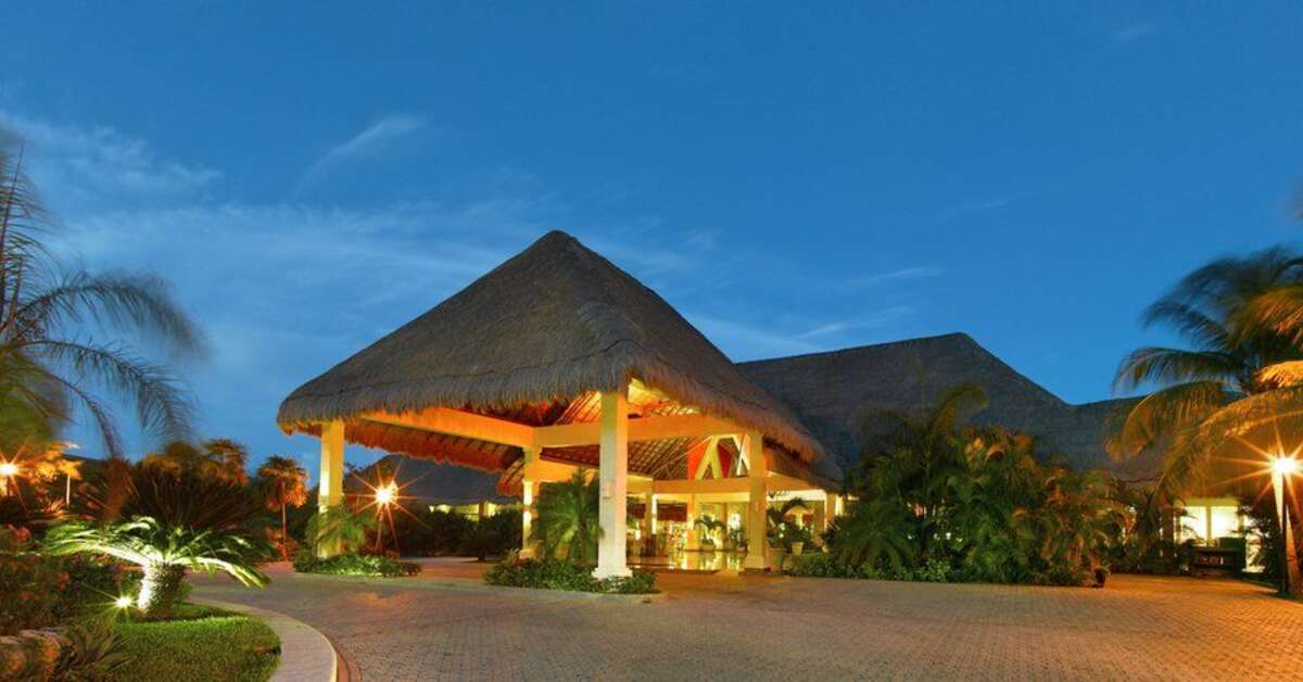 Een foto van de buitenkant van Grand Palladium Colonial Resort & Spa