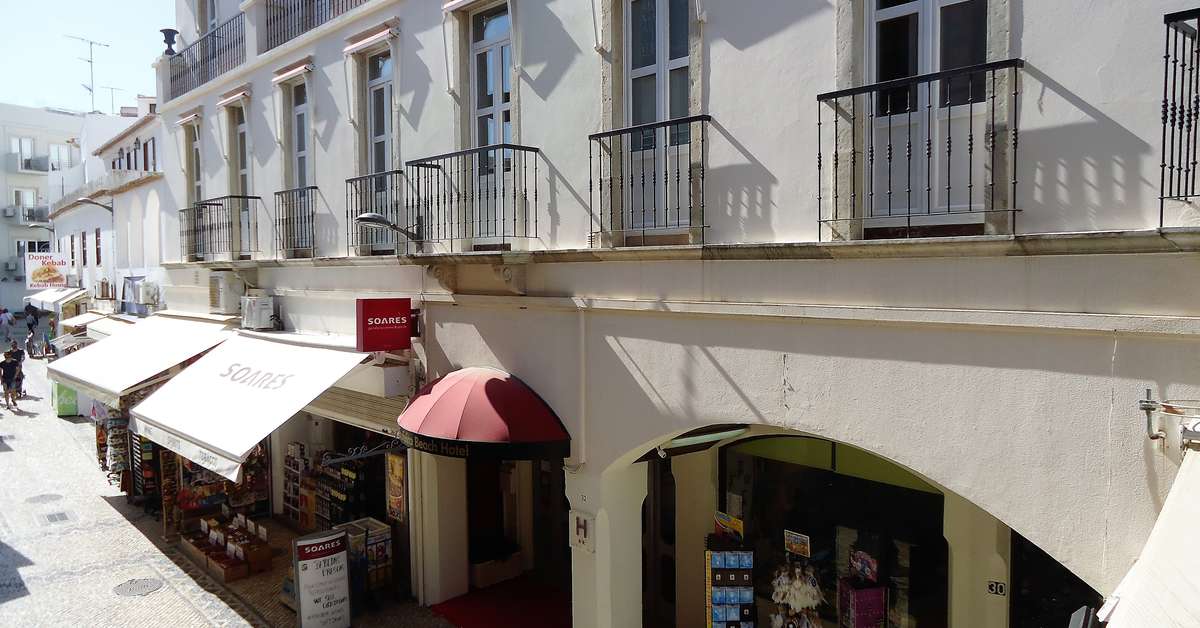 Ein Foto von der Außenansicht des Albufeira Beach Hotel