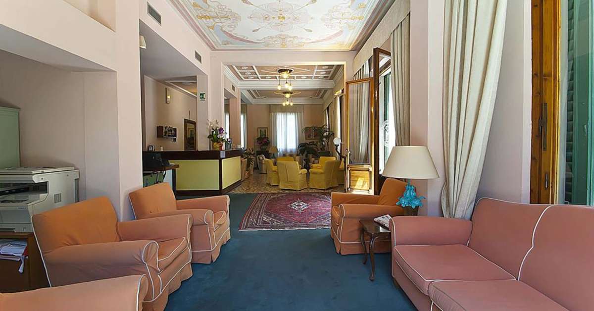 Een foto van het interieur van Hotel Maestoso