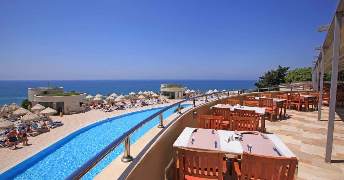 Een foto van het zwembad bij Melas Resort Hotel