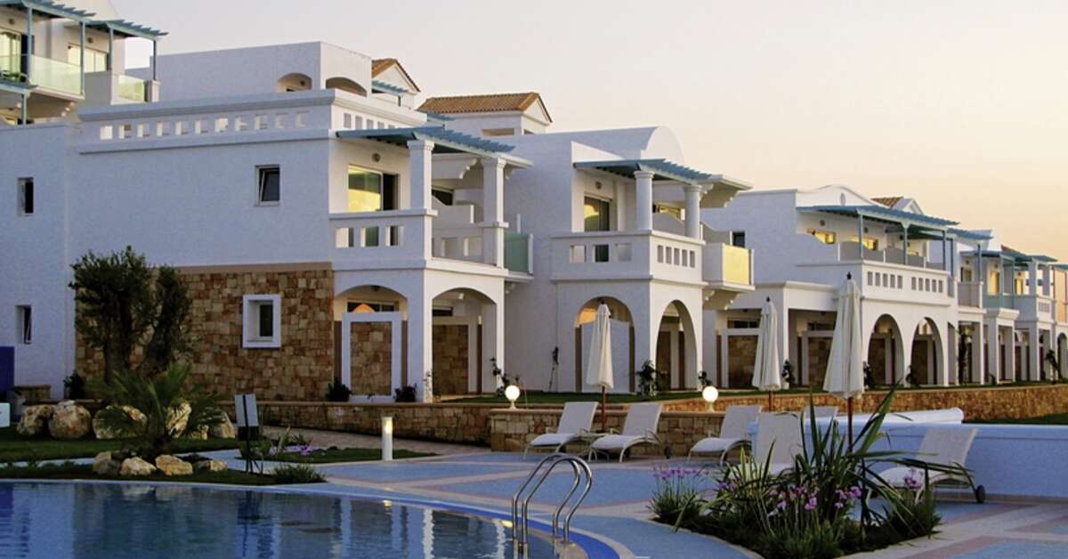 Een foto van het zwembad bij Atrium Prestige Thalasso Spa Resort
