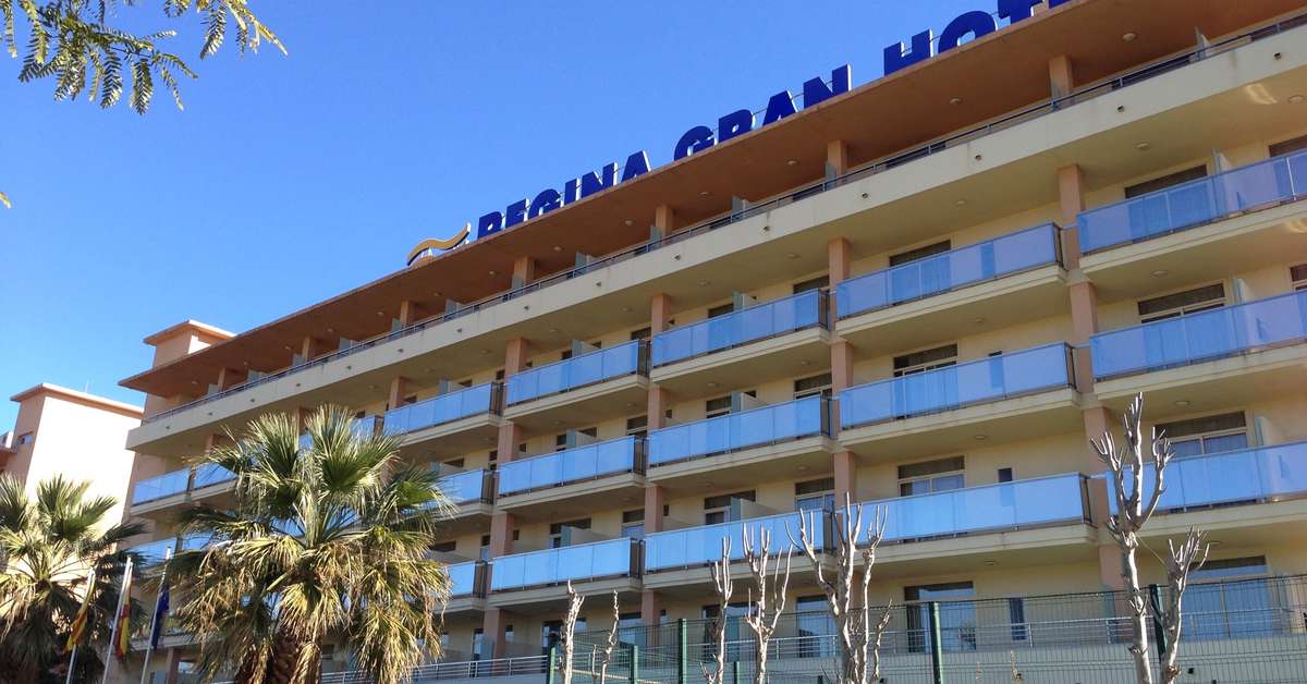 Een foto van de buitenkant van 4R Regina Gran Hotel