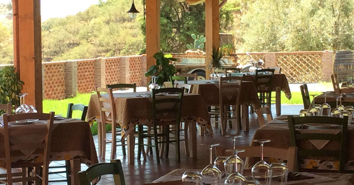Een foto van het terras bij Agriturismo Valle Lumia
