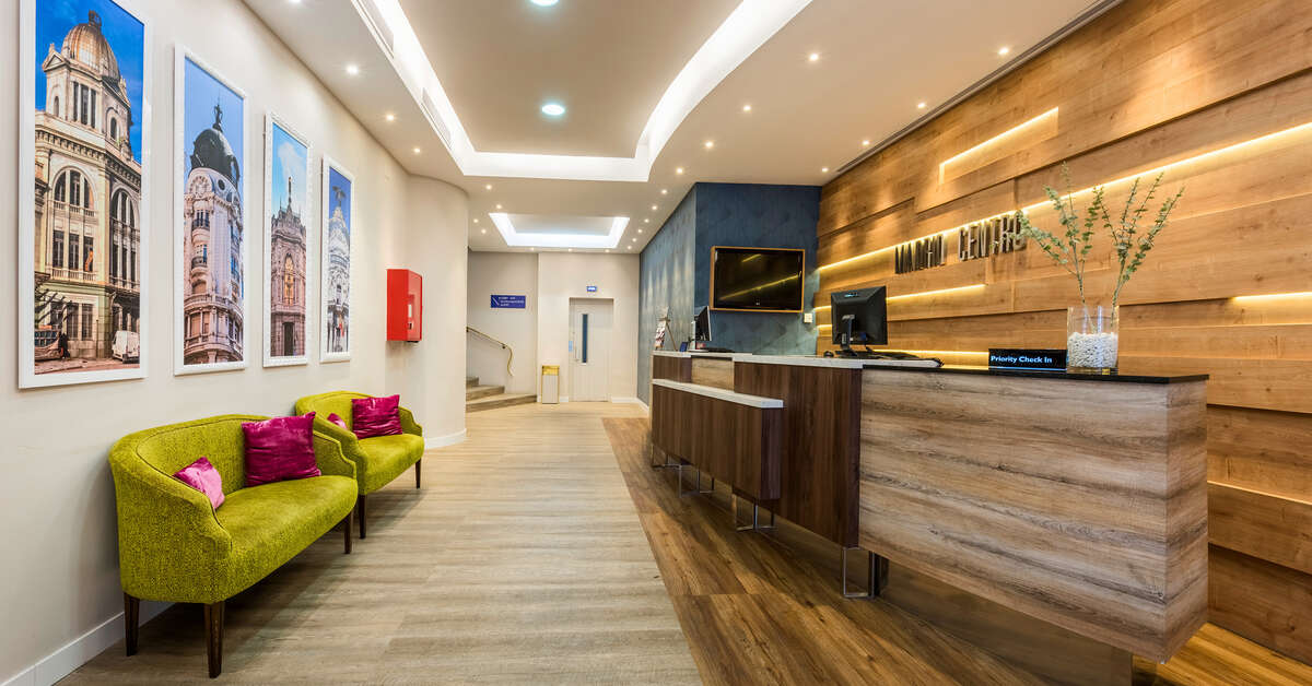 Een foto van het interieur van Hotel Madrid Centro Affiliated by Melia