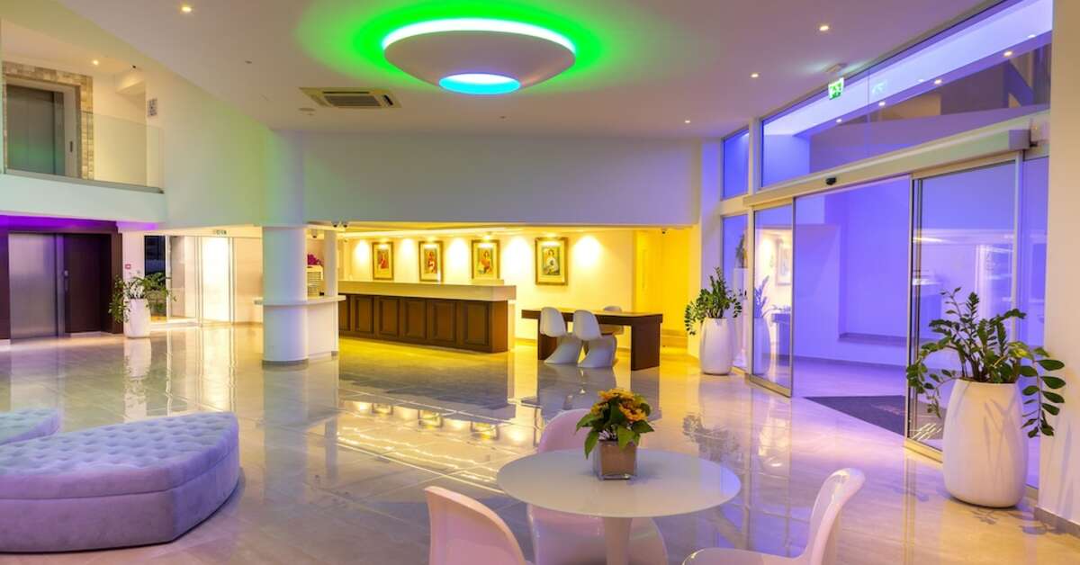 Een foto van het interieur van Limanaki Beach Hotel