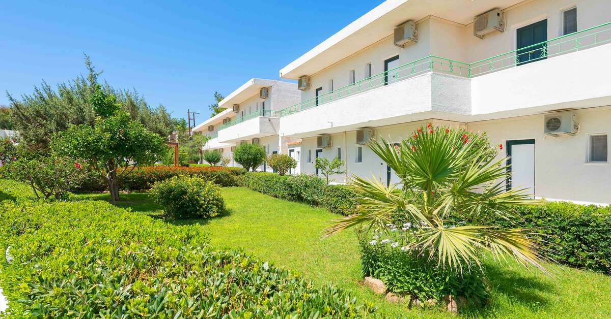 Een foto van de buitenkant van Sun Beach Lindos Hotel