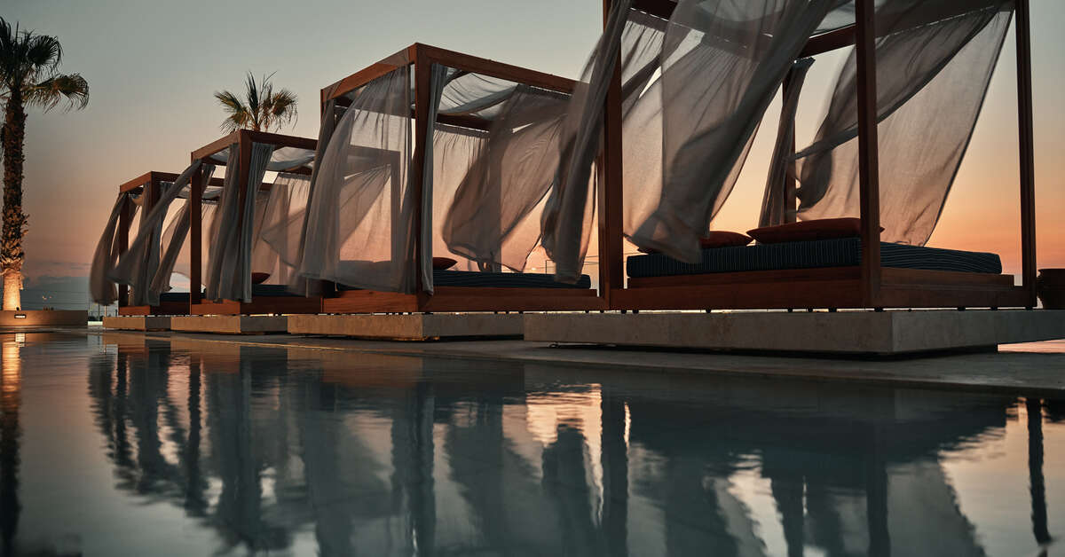 Een foto van het zwembad bij The Royal Senses Resort & Spa Crete