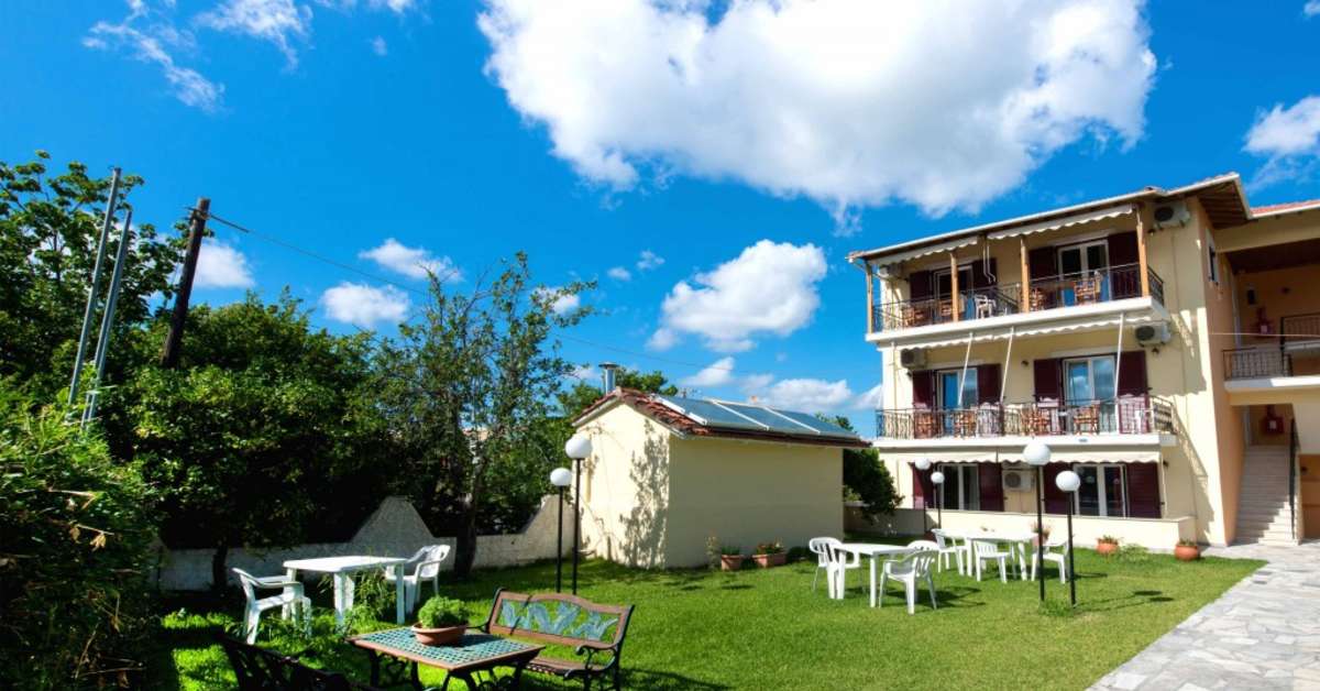 Een foto van het terras bij Christina Studios