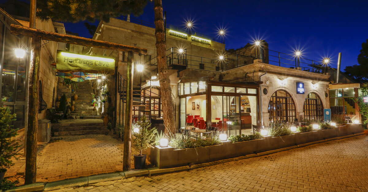 Ein Foto Harkasos Cave Hotel