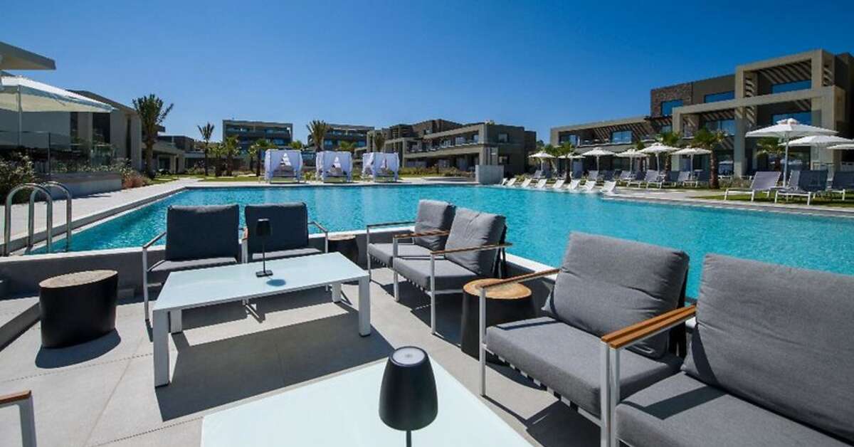 Een foto van het terras bij Myrion Beach Resort & Spa