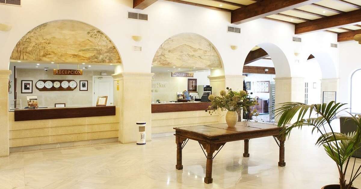 Een foto van het interieur van Hotel Guadacorte Park