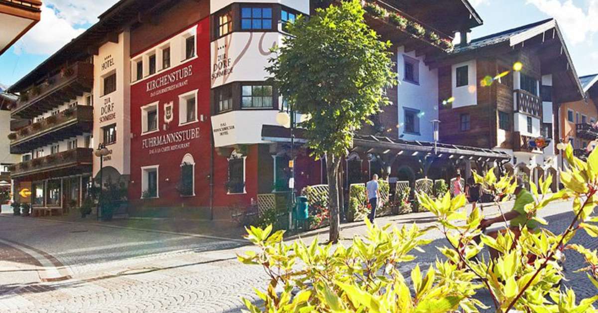 Een foto van de buitenkant van Hotel Zur Dorfschmiede