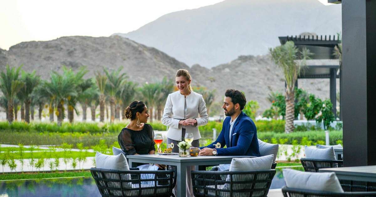 Een foto van het terras bij InterContinental Fujairah Resort