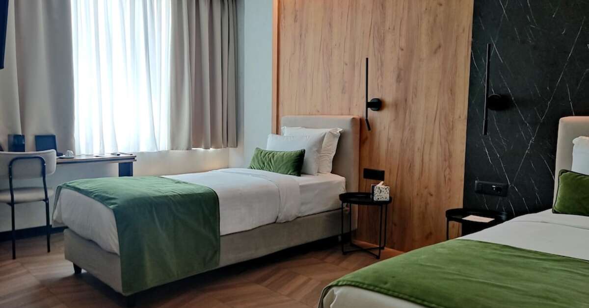 Een foto van The Port Square Hotel