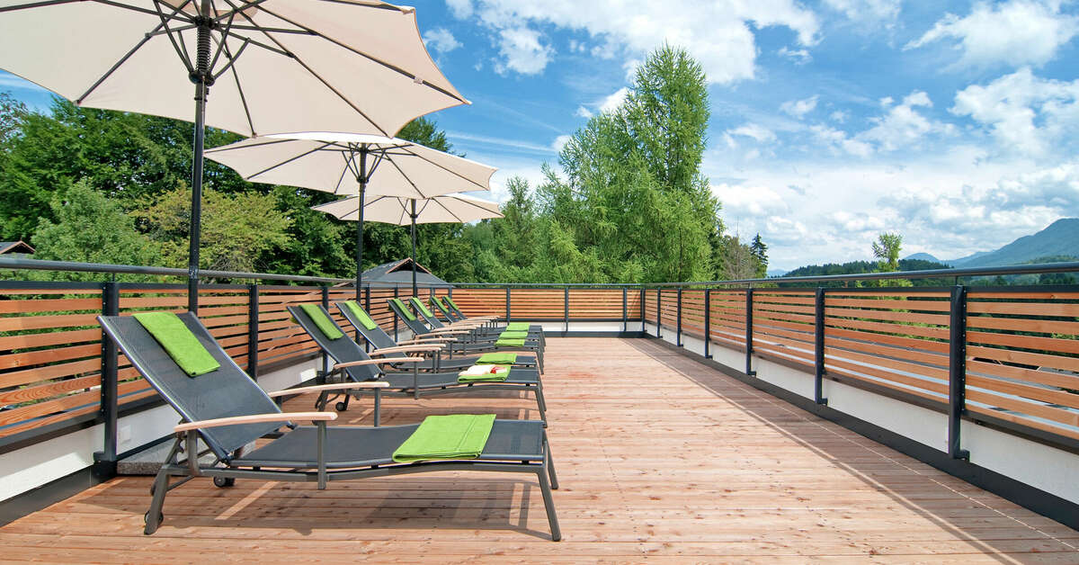 Een foto van het terras bij Vakantiepark Naturelhotel Schönleitn