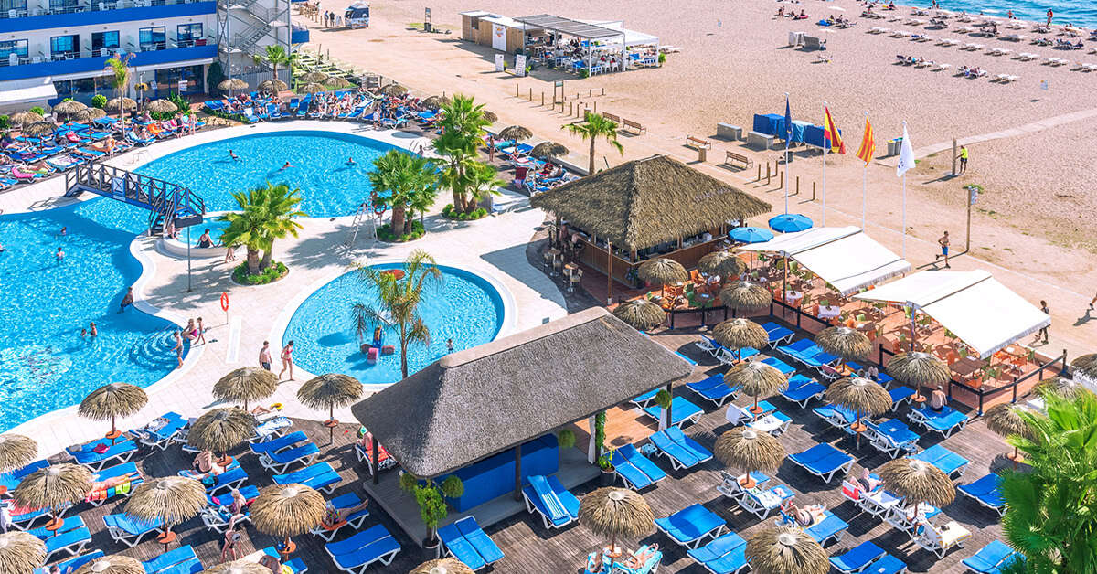 Een foto van het terras bij Hotel Tahiti Playa & Suites