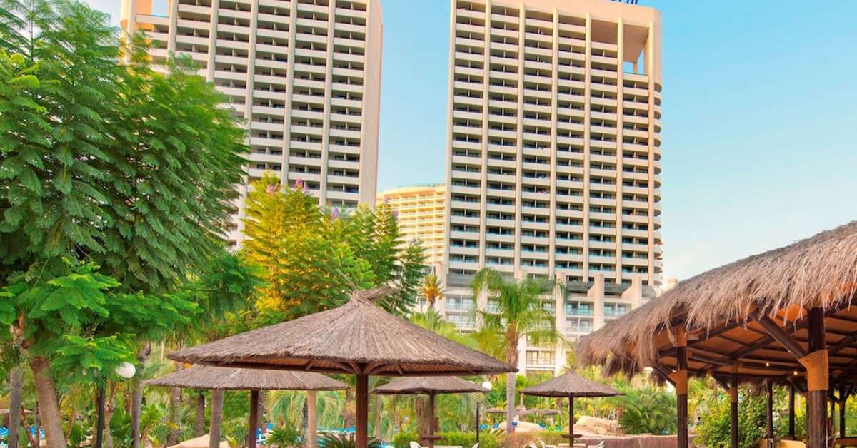 Een foto van het terras bij Melia Benidorm