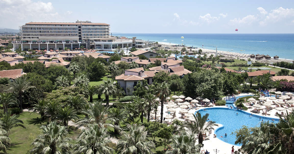 Een foto van de buitenkant van Starlight Resort Hotel
