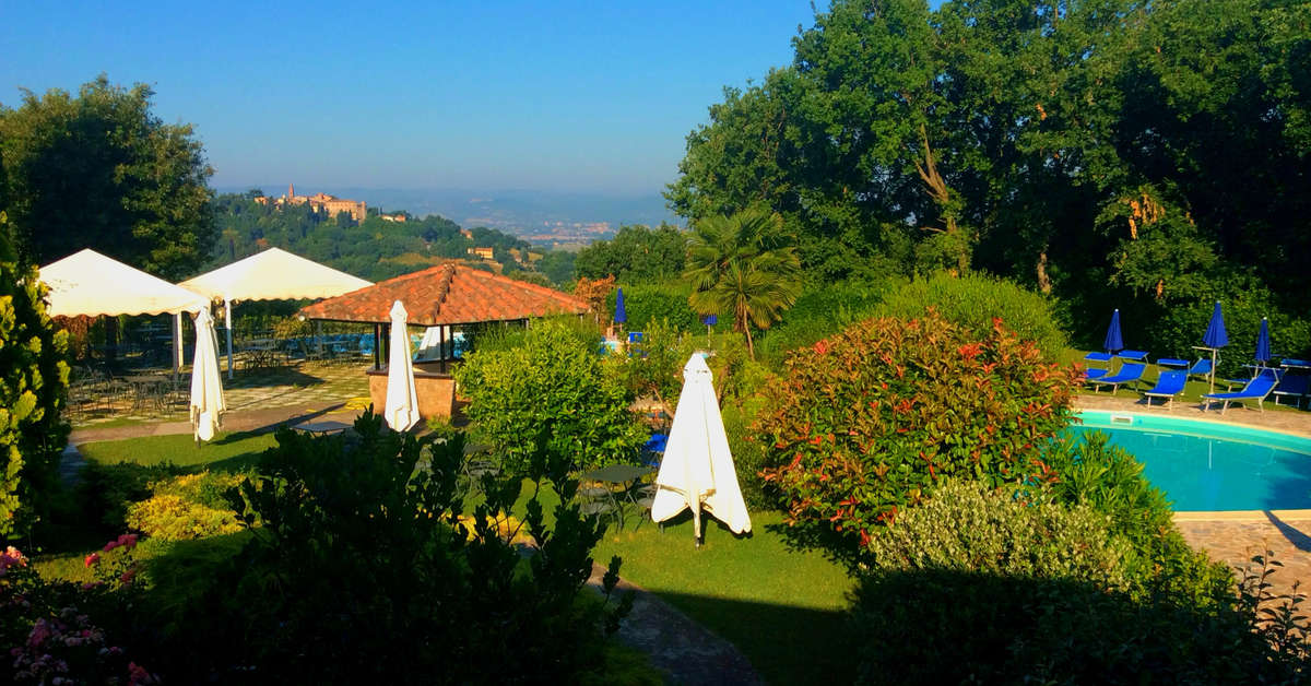 Een foto van het terras bij Abbazia Collemedio Resort & Spa