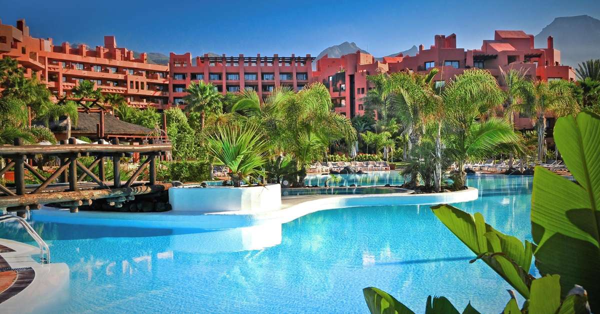 Een foto van het zwembad bij Tivoli La Caleta Tenerife Resort