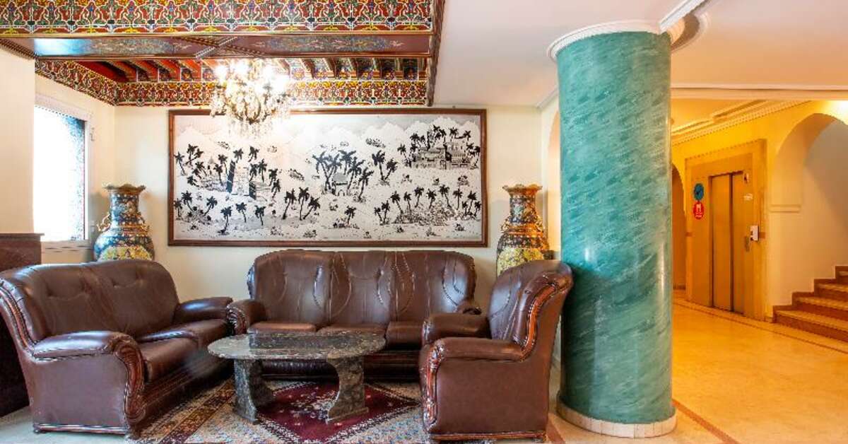Een foto van het interieur van Hotel Akabar