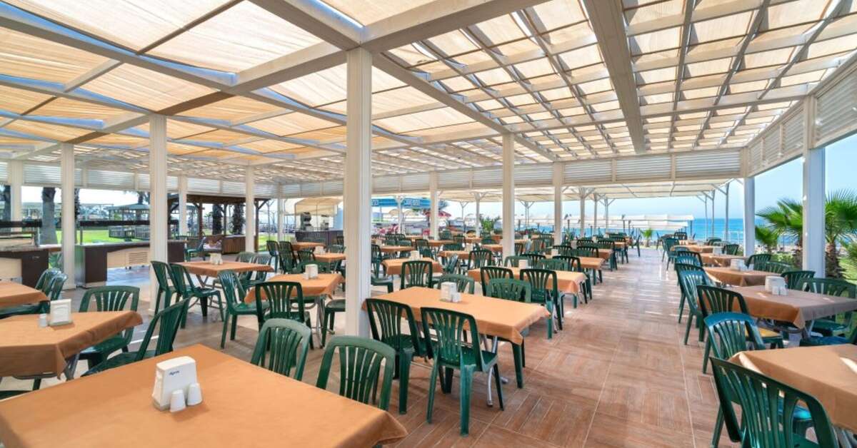 Een foto van het terras bij Orfeus Queen