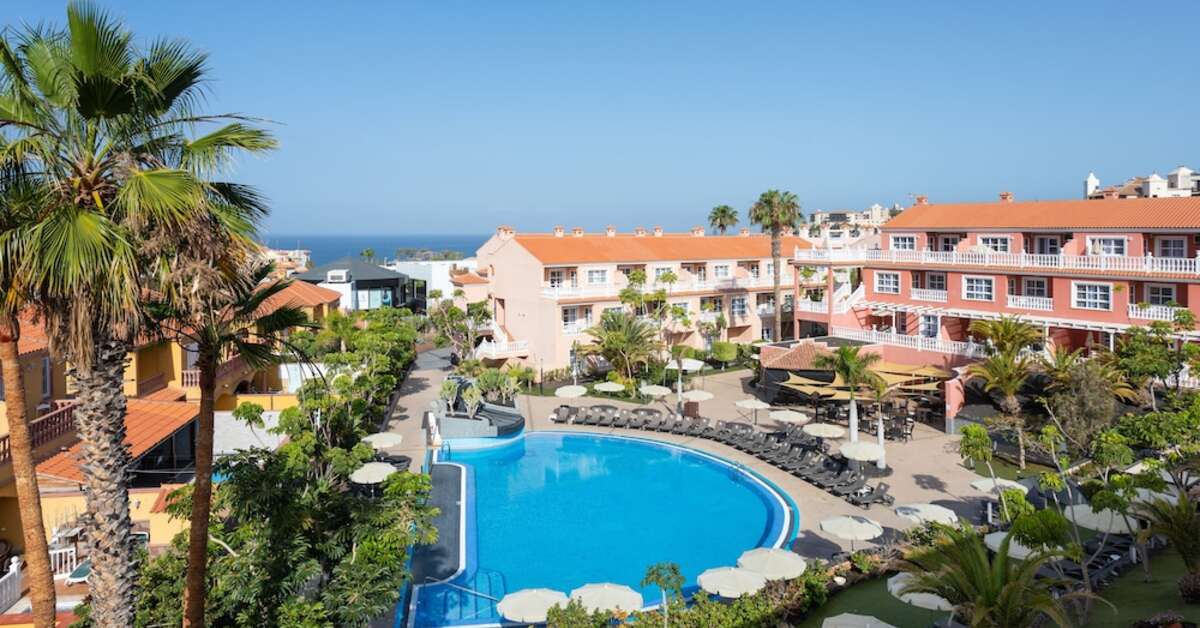 Een foto van het zwembad bij Aparthotel El Duque