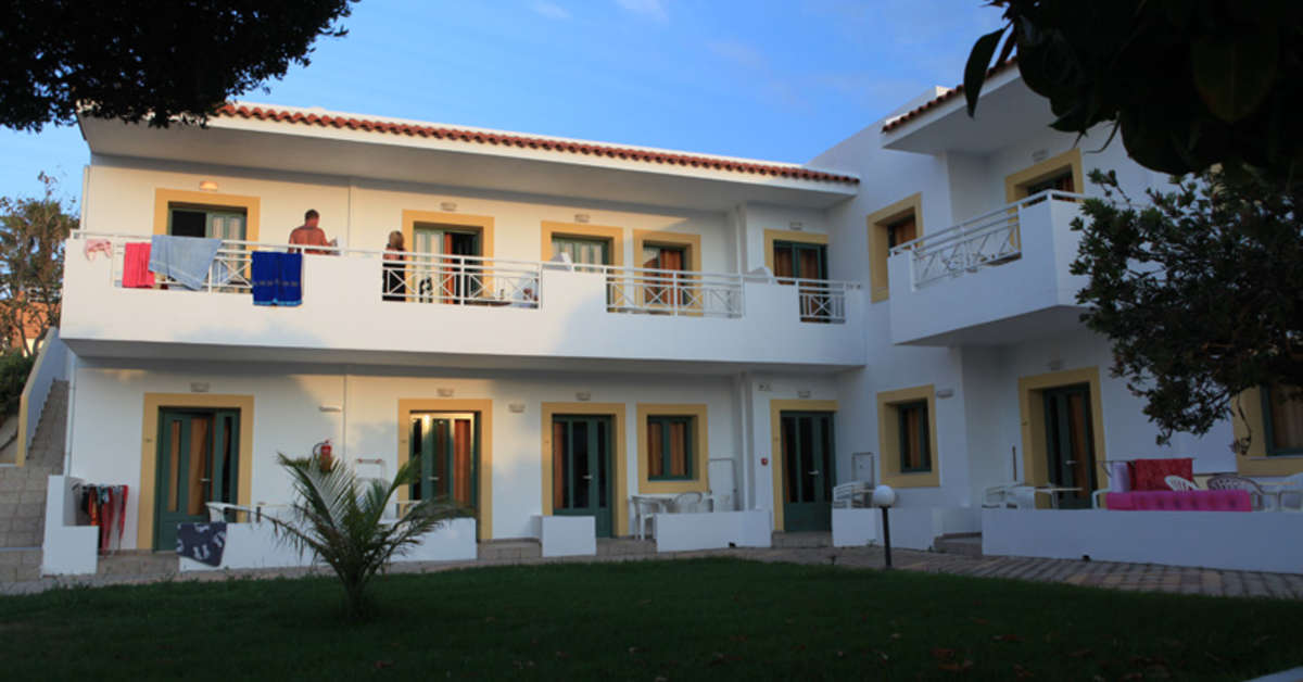 Een foto van de buitenkant van Nikolas Villas Appartementen