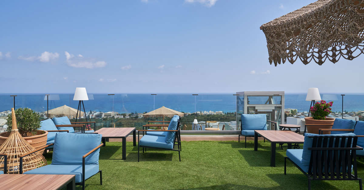 Ein Foto von der Terrasse im Esperides Resort Crete