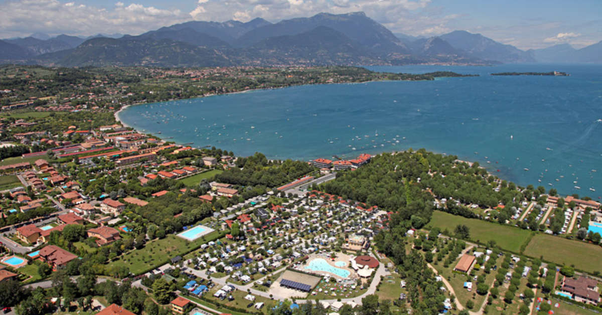 Een foto van de buitenkant van Camping Baia Verde