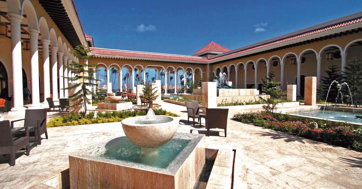 Een foto van de buitenkant van Paradisus Palma Real Golf & Spa Resort