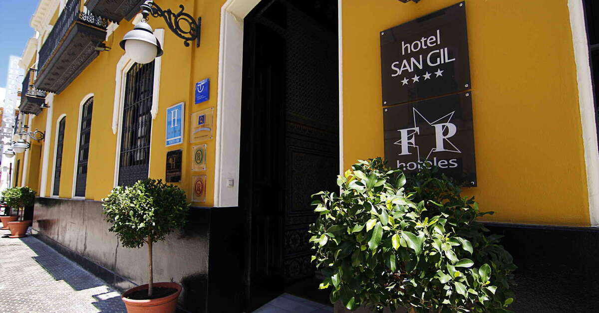 Een foto van de buitenkant van Hotel San Gil